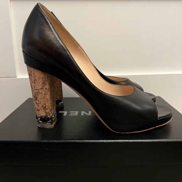 CHANEL BLACK LEATHER PEEP TOE CORK HEEL PUMPS - Picture 3 of 10